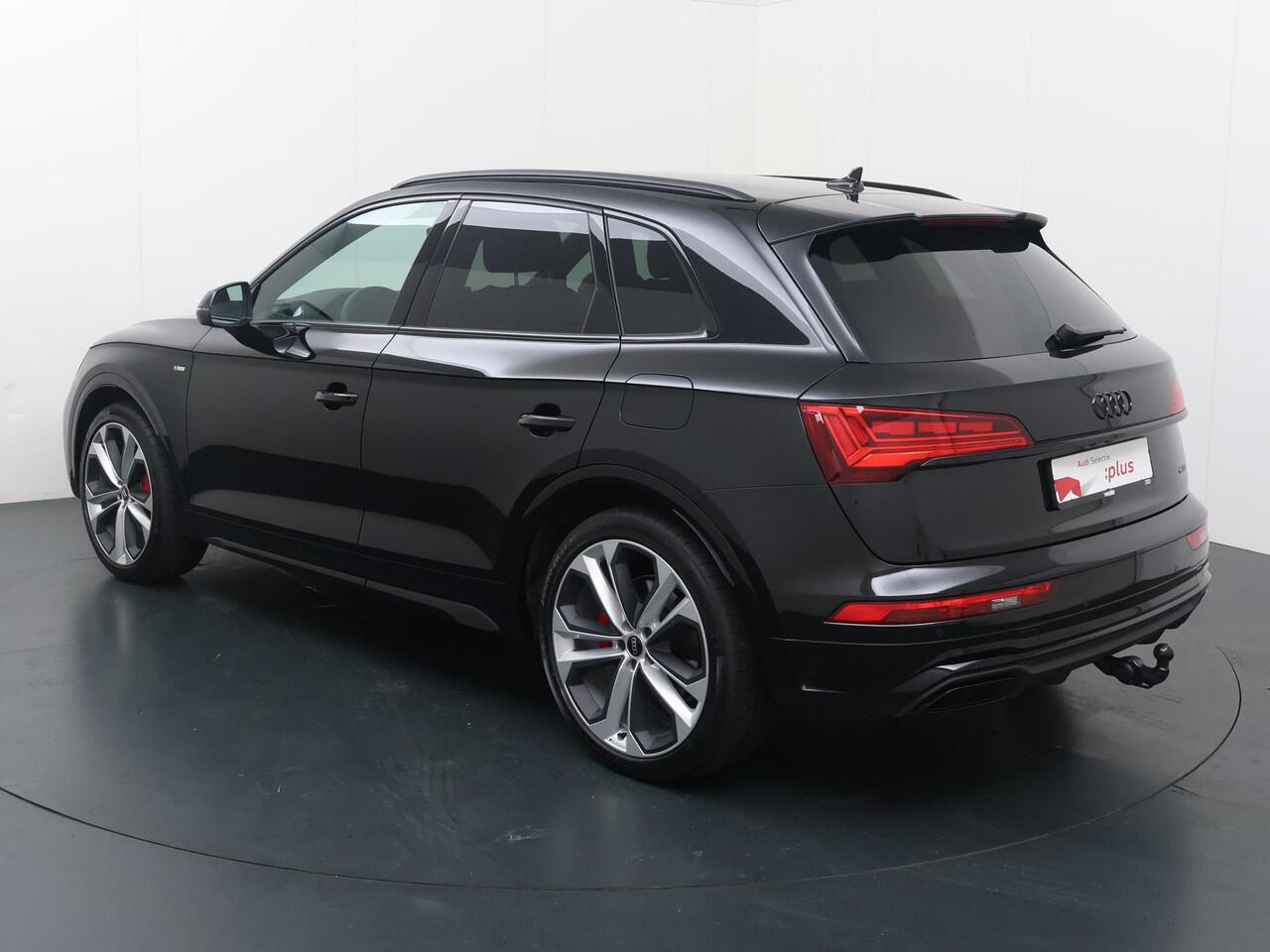 Audi Q5 55 TFSI e S edition Competition | 367 PK | SoH 93% | Trekhaak | Luchtvering | Head-up display | 21" LM velgen | B & O audio | Matrix LED koplampen | S line |