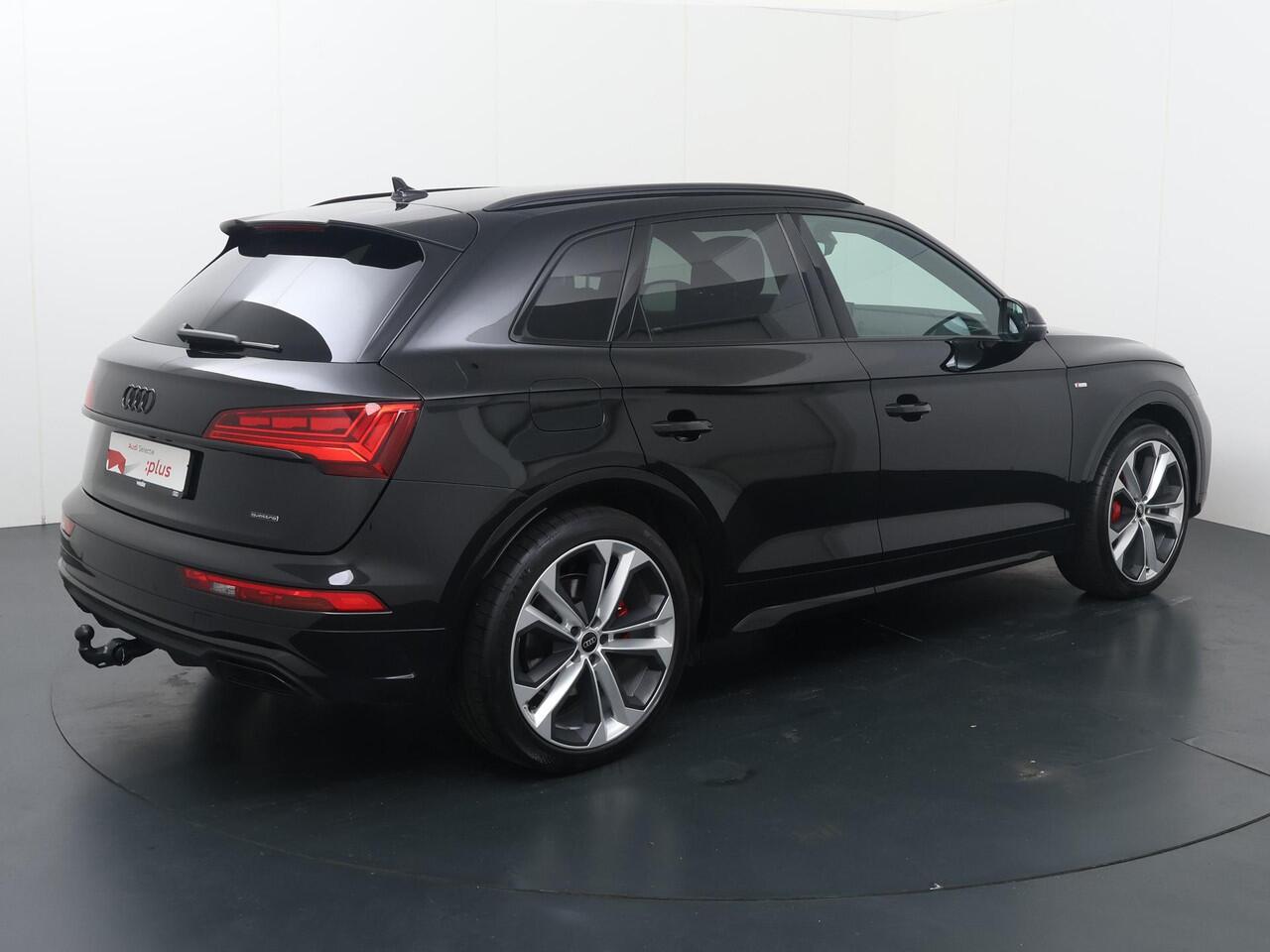 Audi Q5 55 TFSI e S edition Competition | 367 PK | SoH 93% | Trekhaak | Luchtvering | Head-up display | 21" LM velgen | B & O audio | Matrix LED koplampen | S line |