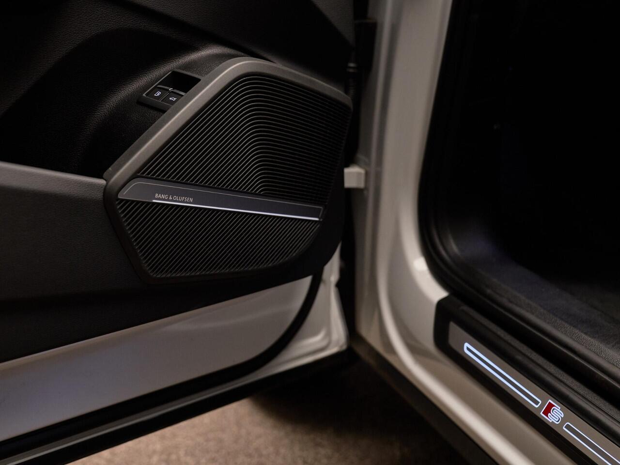 Audi Q5 55 TFSI e S Edition Competition, pano, B&O, tr.haak, Matrix-LED, 360 camera, 21", ACC, HUD, keyless, privacy