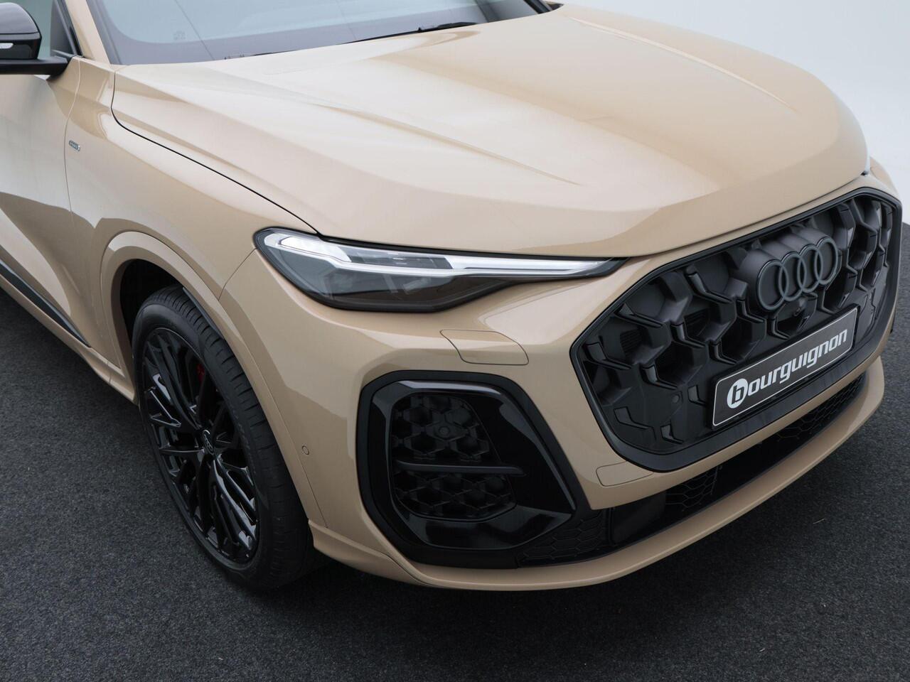 Audi Q5 S edition 2.0 TFSI e | 299 PK SUV 7 versn. | 19 inch | Zwart optiek Plus | Privacyglas |