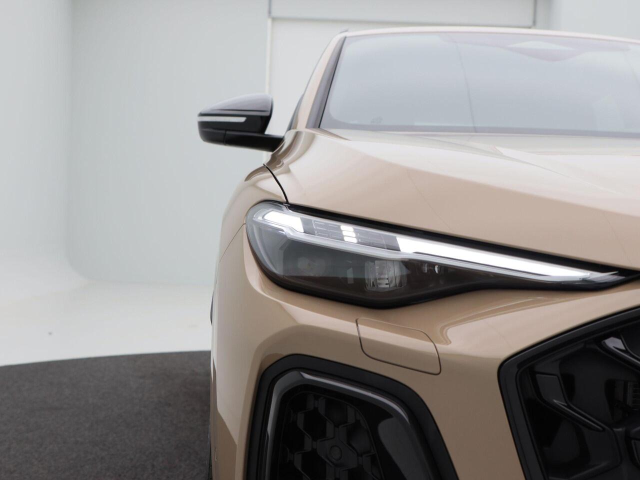 Audi Q5 S edition 2.0 TFSI e | 299 PK SUV 7 versn. | 19 inch | Zwart optiek Plus | Privacyglas |