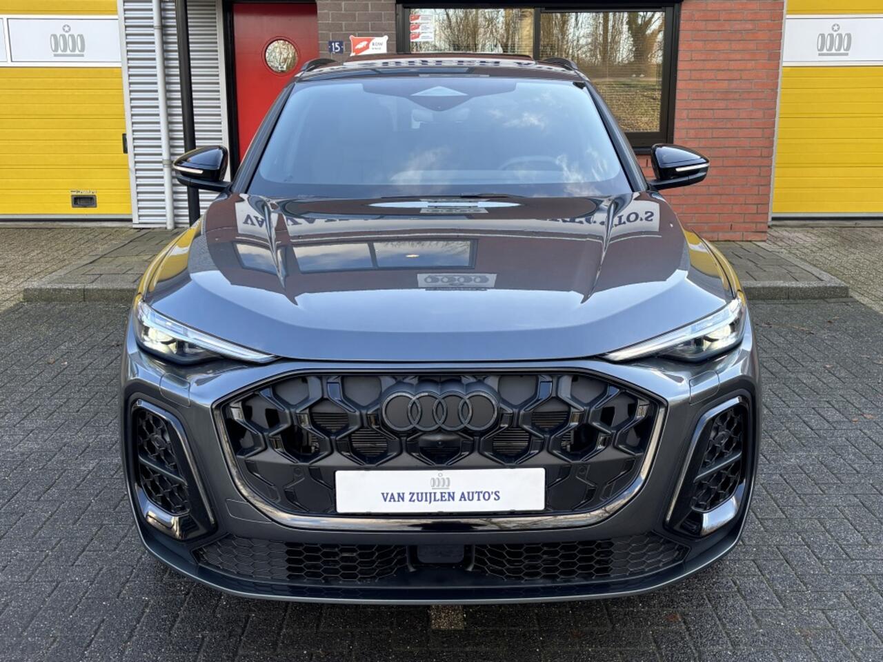 Audi Q5 e-hybrid Quattro 252pk S-Line Pano Luchtvering Trekhaak 21'' BTW