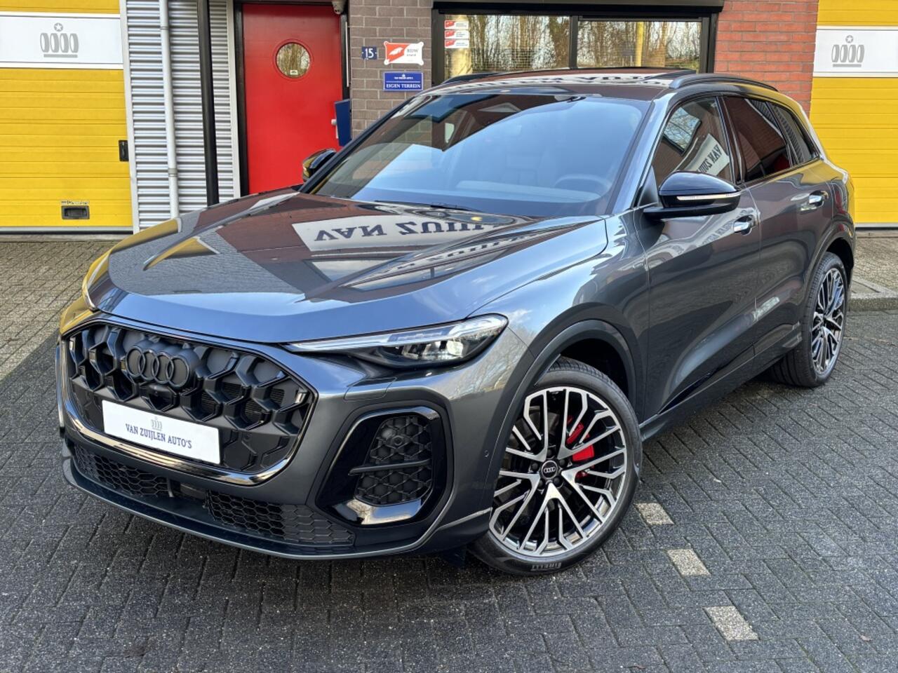 Audi Q5 e-hybrid Quattro 252pk S-Line Pano Luchtvering Trekhaak 21'' BTW