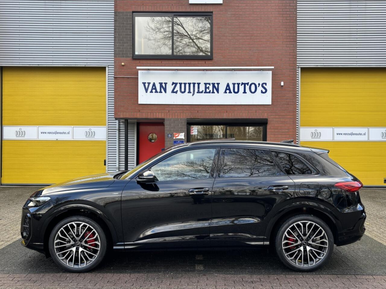 Audi Q5 e-hybrid Quattro 252pk S-Line Pano Luchtvering 21'' BTW