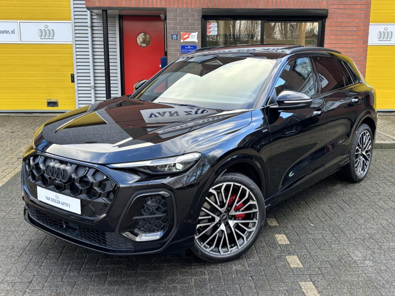 Audi Q5 e-hybrid Quattro 252pk S-Line Pano Luchtvering 21'' BTW