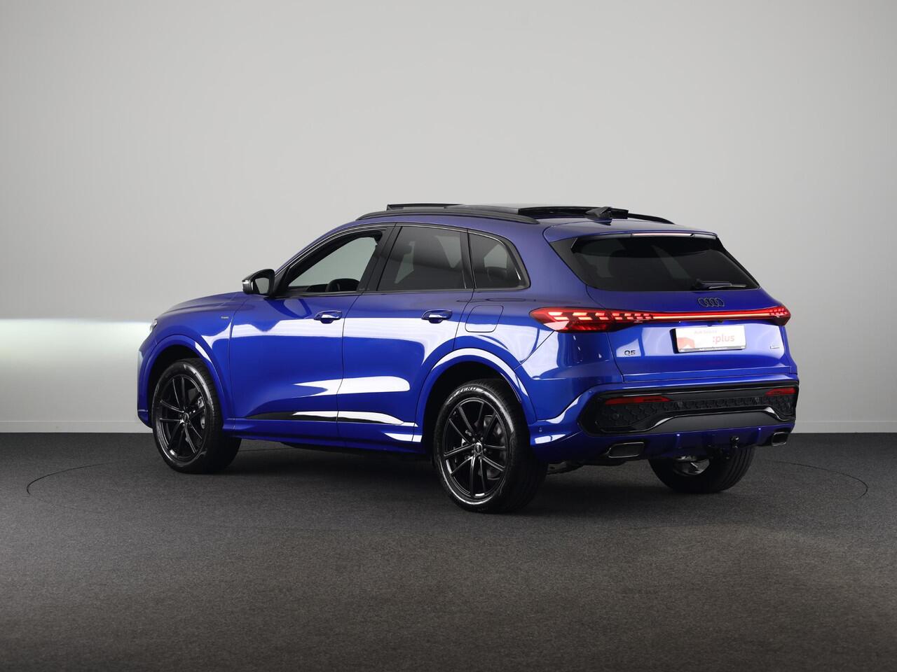 Audi Q5 2.0 TFSI e-hybrid quattro S edition 299pk | Panoramadak | Tech Pro pakket | Trekhaak | Matrix led | 20 inch Audi Sport velgen