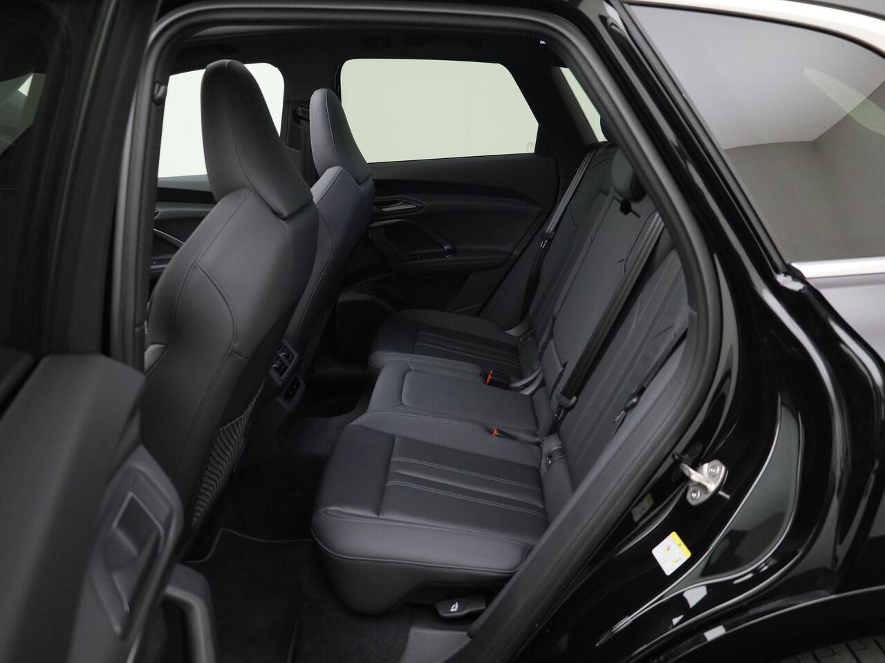 Audi Q5 2.0 TFSI e-hybrid quattro S edition 299 PK Panorama dak · Trekhaak · Luchtvering · Tech Plus