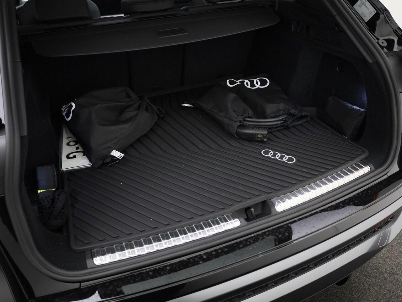 Audi Q5 2.0 TFSI e-hybrid quattro S edition 299 PK Panorama dak · Trekhaak · Luchtvering · Tech Plus