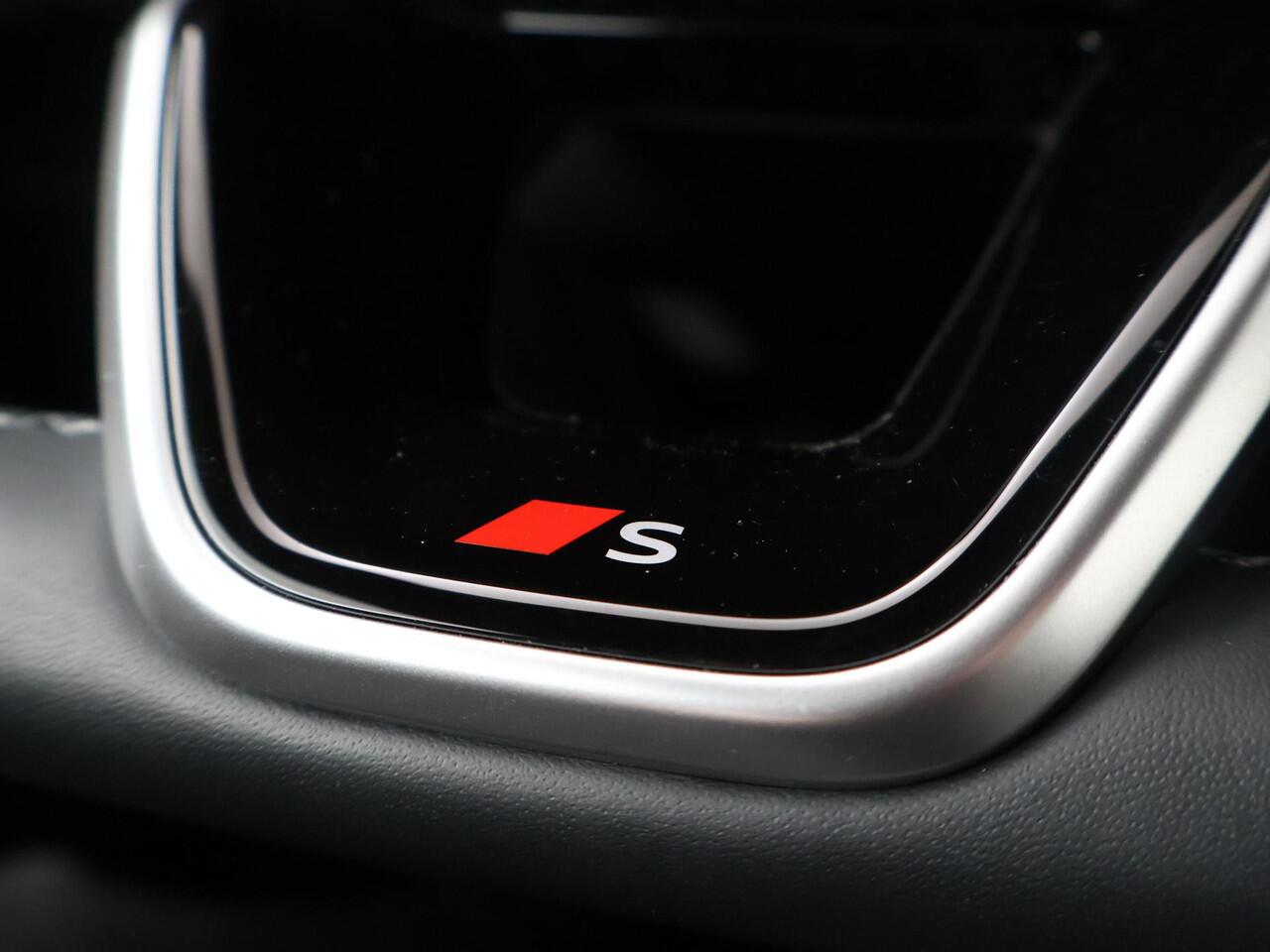 Audi Q6 quattro 100 kWh | 490 PK | SoH 97% | Automaat | Multifunctioneel stuurwiel | Cruisecontrol | Achteruitrij camera | Virtual cockpit |