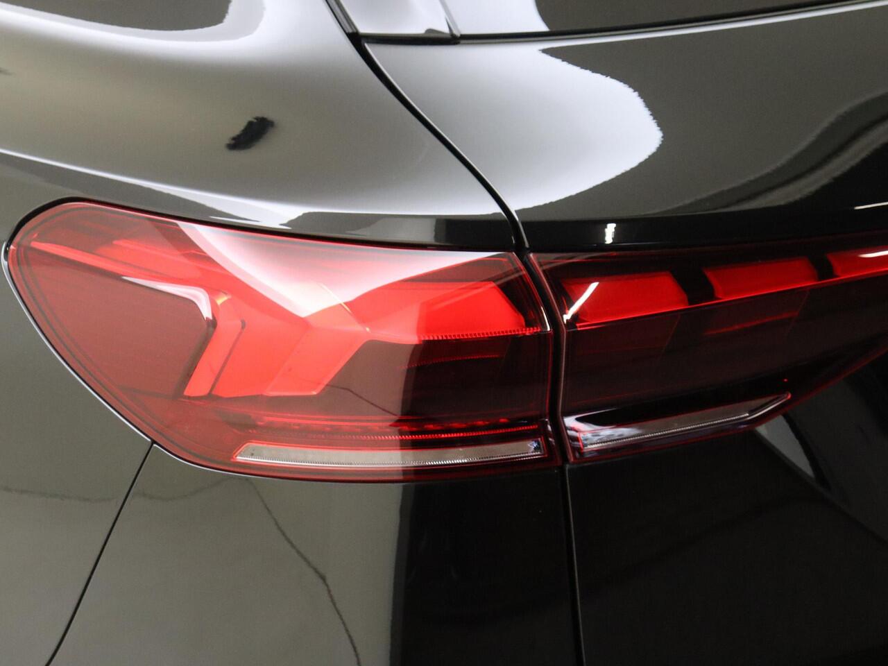 Audi Q6 e-tron S edition performance 100 kWh | Panoramadak | SoH 78% | Luchtvering | Warmtepomp | Head-up display | Bang & Olufsen | Display passagierszijde | 360 camera | Parkeerassistent | Achterbank verwarmd |