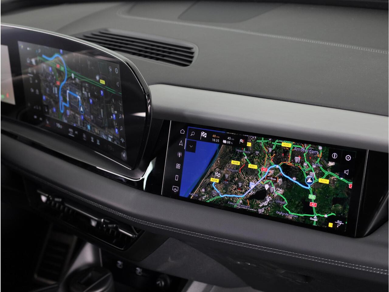 Audi Q6 e-tron First edition 100 kWh 388pk | MMI bijrijdersscherm | 20 inch lichtmetalen velgen | Leder S- line interieur