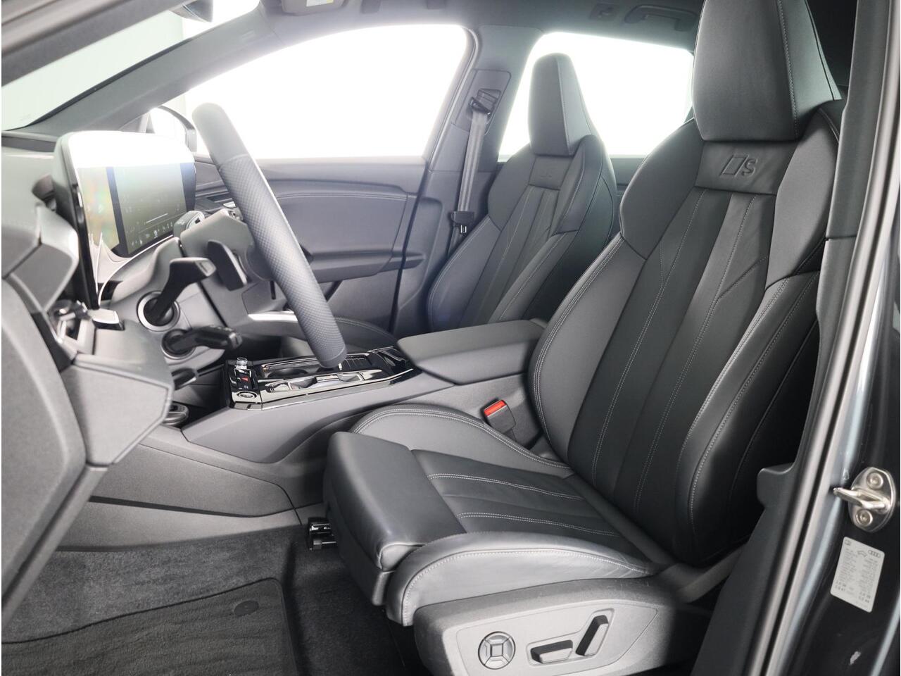 Audi Q6 e-tron First edition 100 kWh 388pk | MMI bijrijdersscherm | 20 inch lichtmetalen velgen | Leder S- line interieur