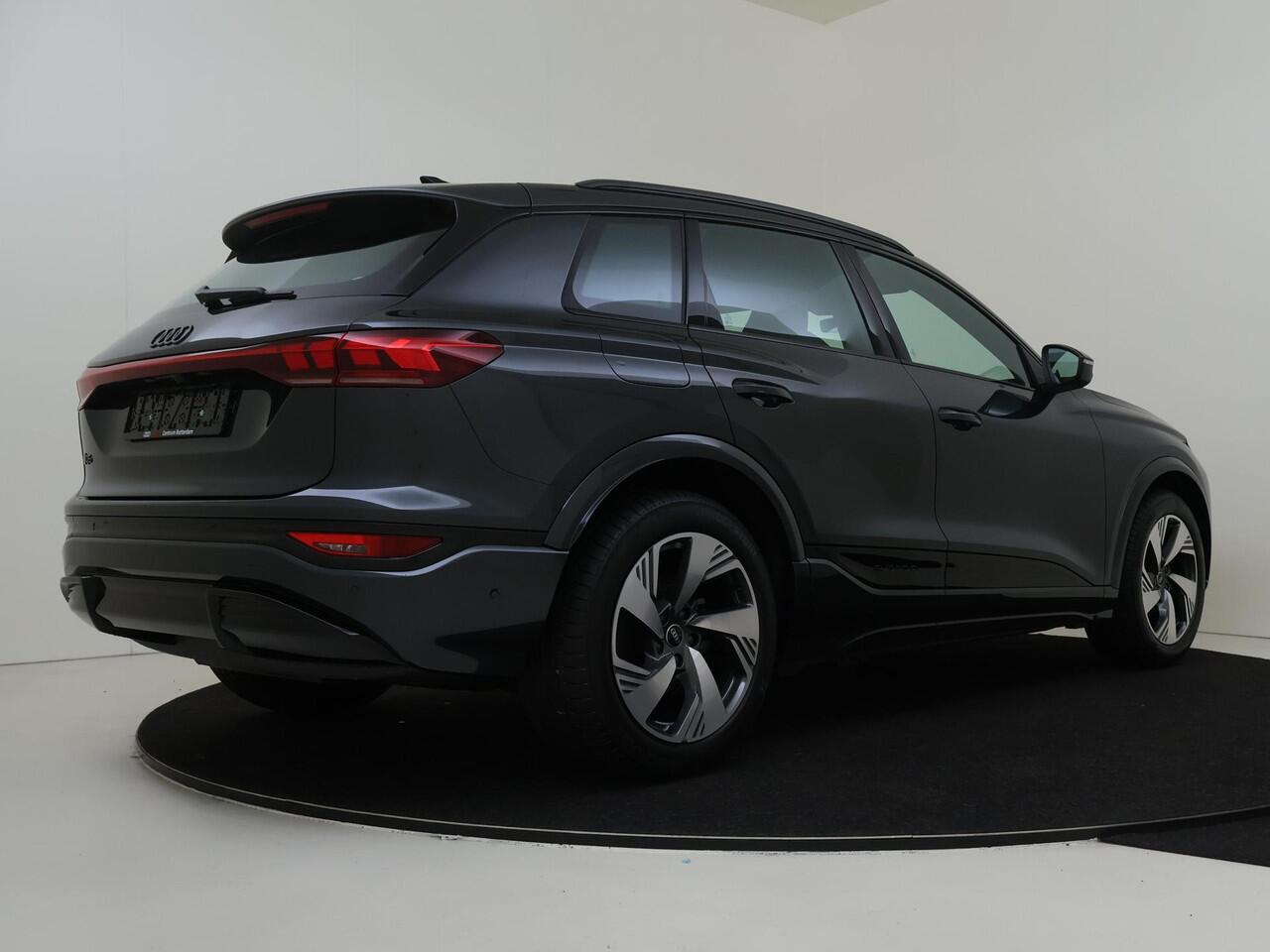 Audi Q6 e-tron S edition performance 100 kWh | Tech Pro | 360 camera | Comfortsleutel | Elek. verstelbare voorstoelen | Verwarmbaar stuurwiel