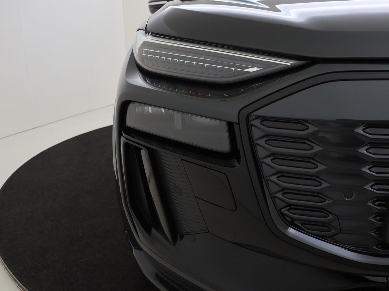 Audi Q6 e-tron S edition performance 100 kWh | Tech Pro | 360 camera | Comfortsleutel | Elek. verstelbare voorstoelen | Verwarmbaar stuurwiel