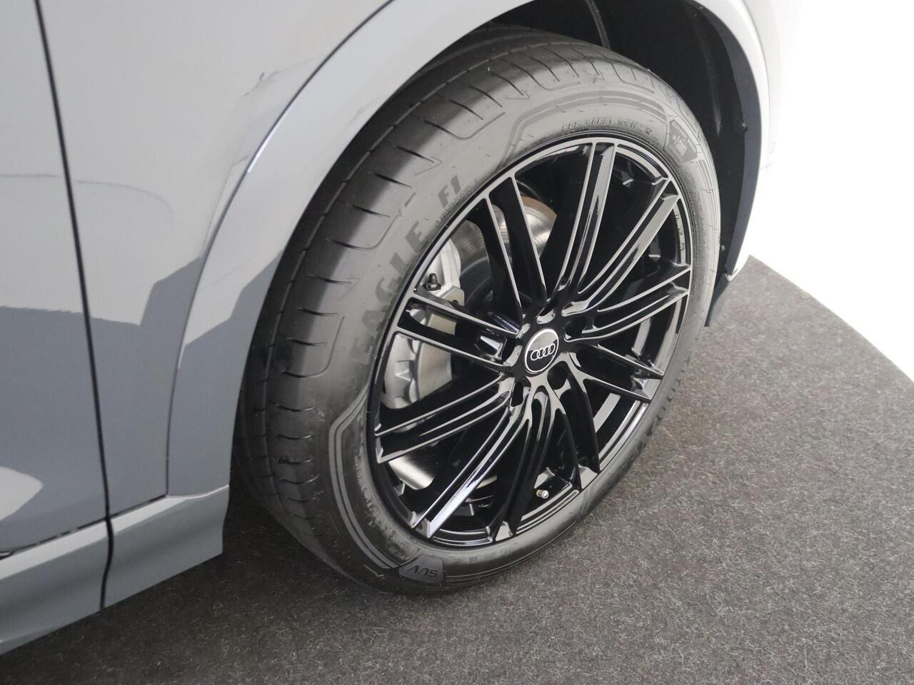 Audi Q6 e-tron S edition performance 100 kWh | Tech Pro | 21 inch LM velgen | Privacy glass | Luchtvering | Sportstoelen