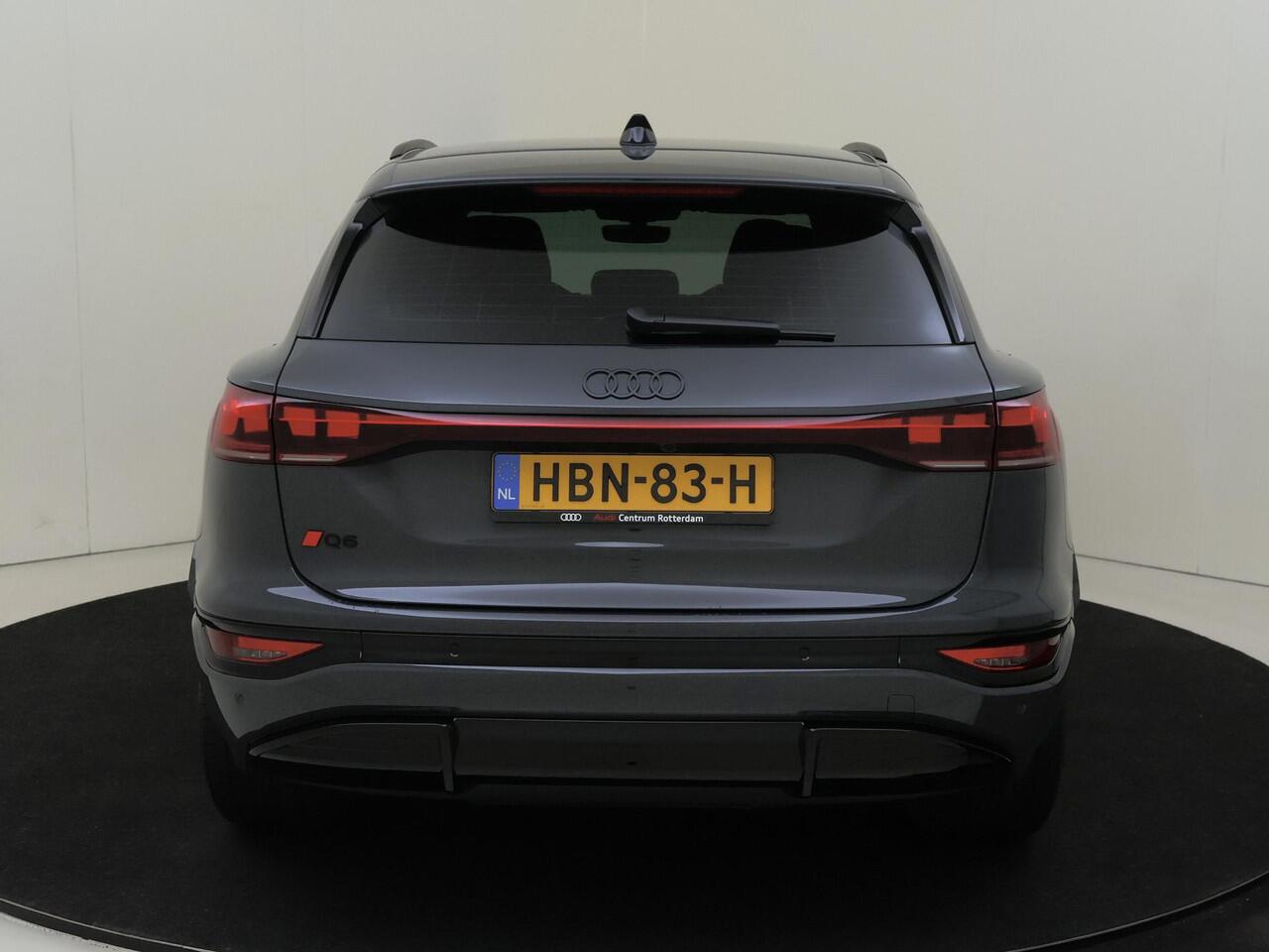 Audi Q6 e-tron S edition performance 100 kWh | Tech Pro | 21 inch LM velgen | Privacy glass | Luchtvering | Sportstoelen