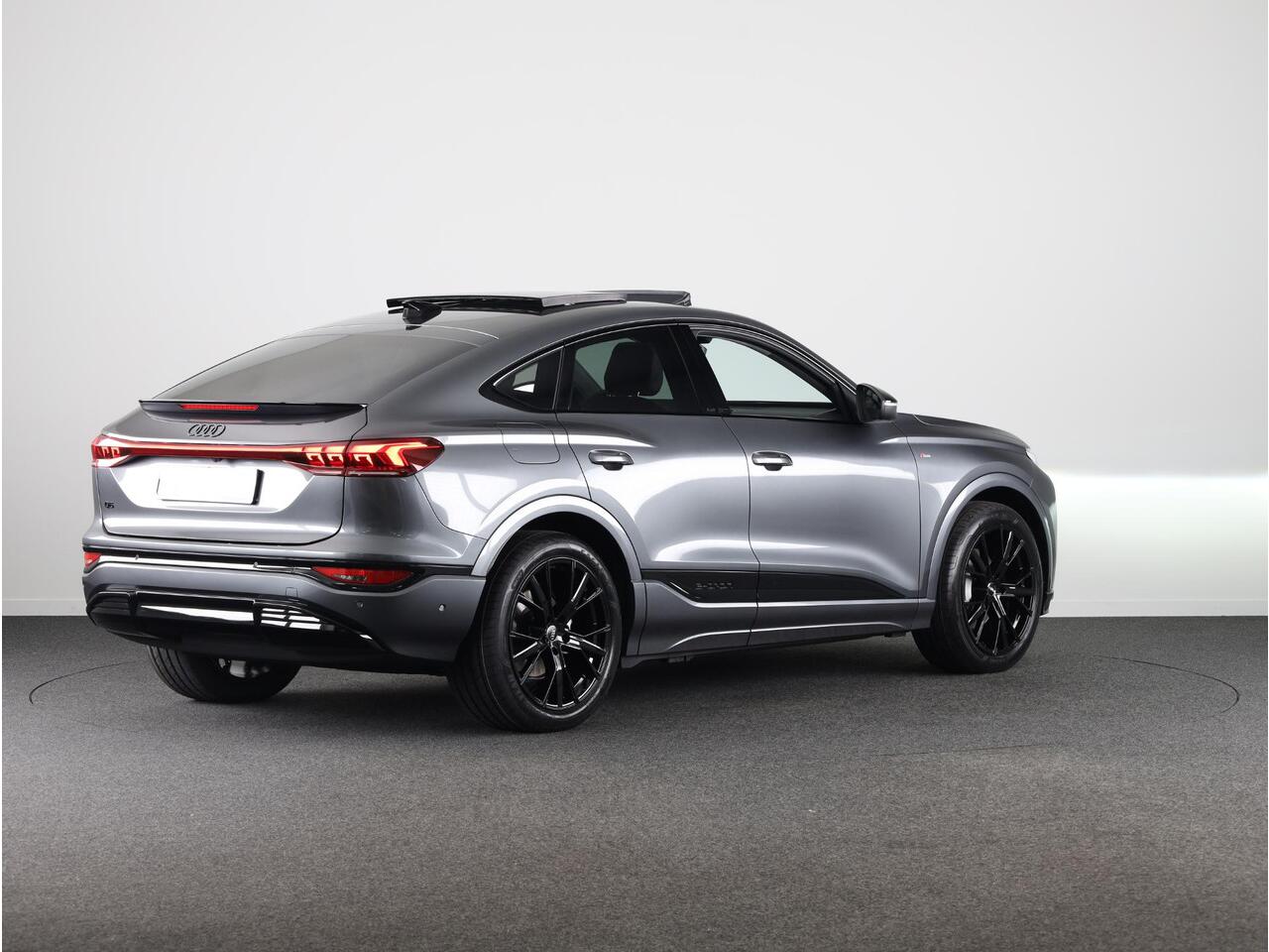 Audi Q6 Sportback e-tron Advanced edition 83 kWh 252pk | Panoramadak | Lederen bekleding | Luchtvering | 21 inch Lichtmetalen velgen