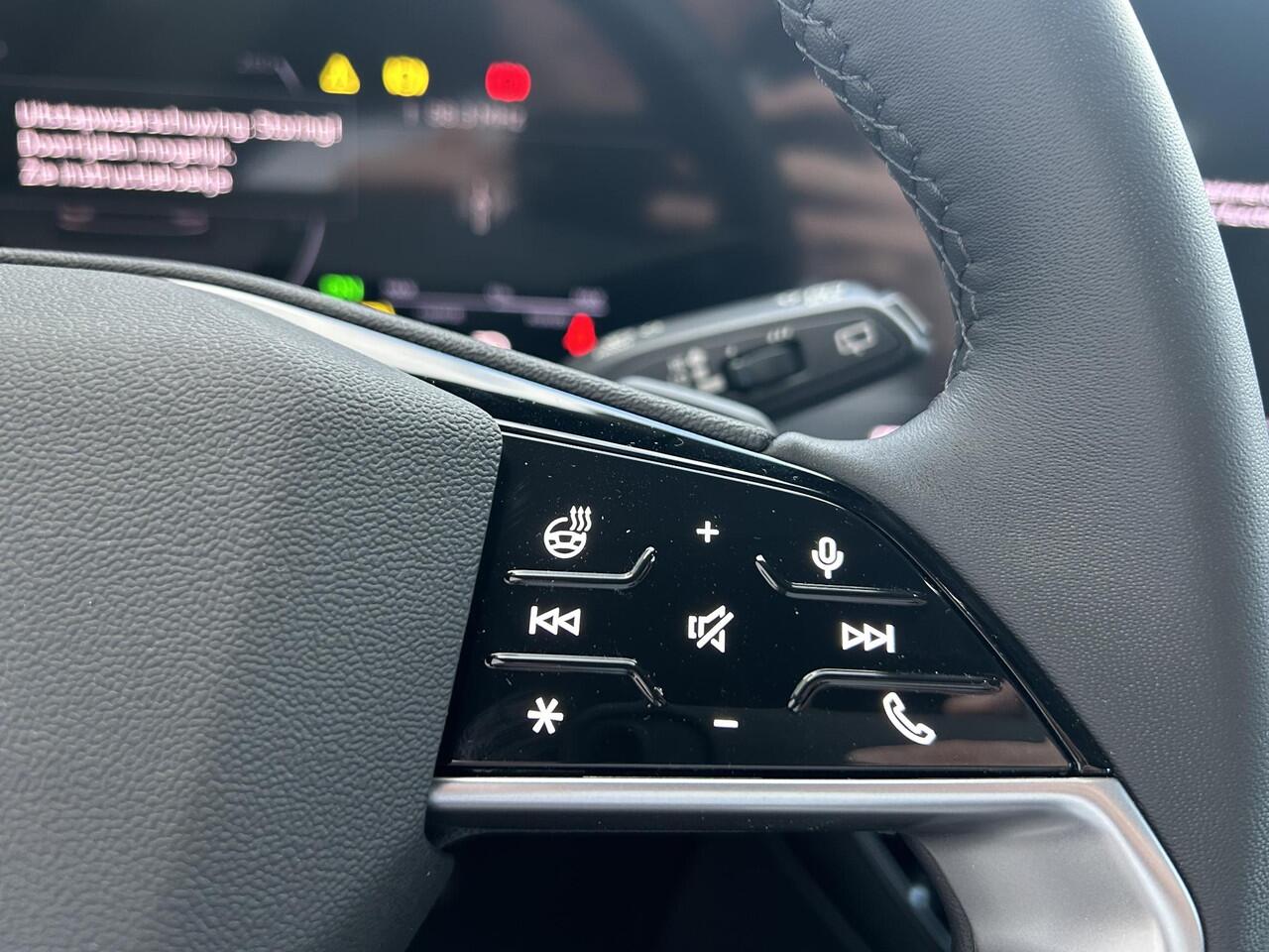 Audi Q6 e-tron Advanced edition (B1) e-tron perf 100Kwh 225 kW / | Stuurwielverwarming | Trekhaak | Elektrische Stoelen | Adaptieve Cruise Control | Matrix Verlichting |