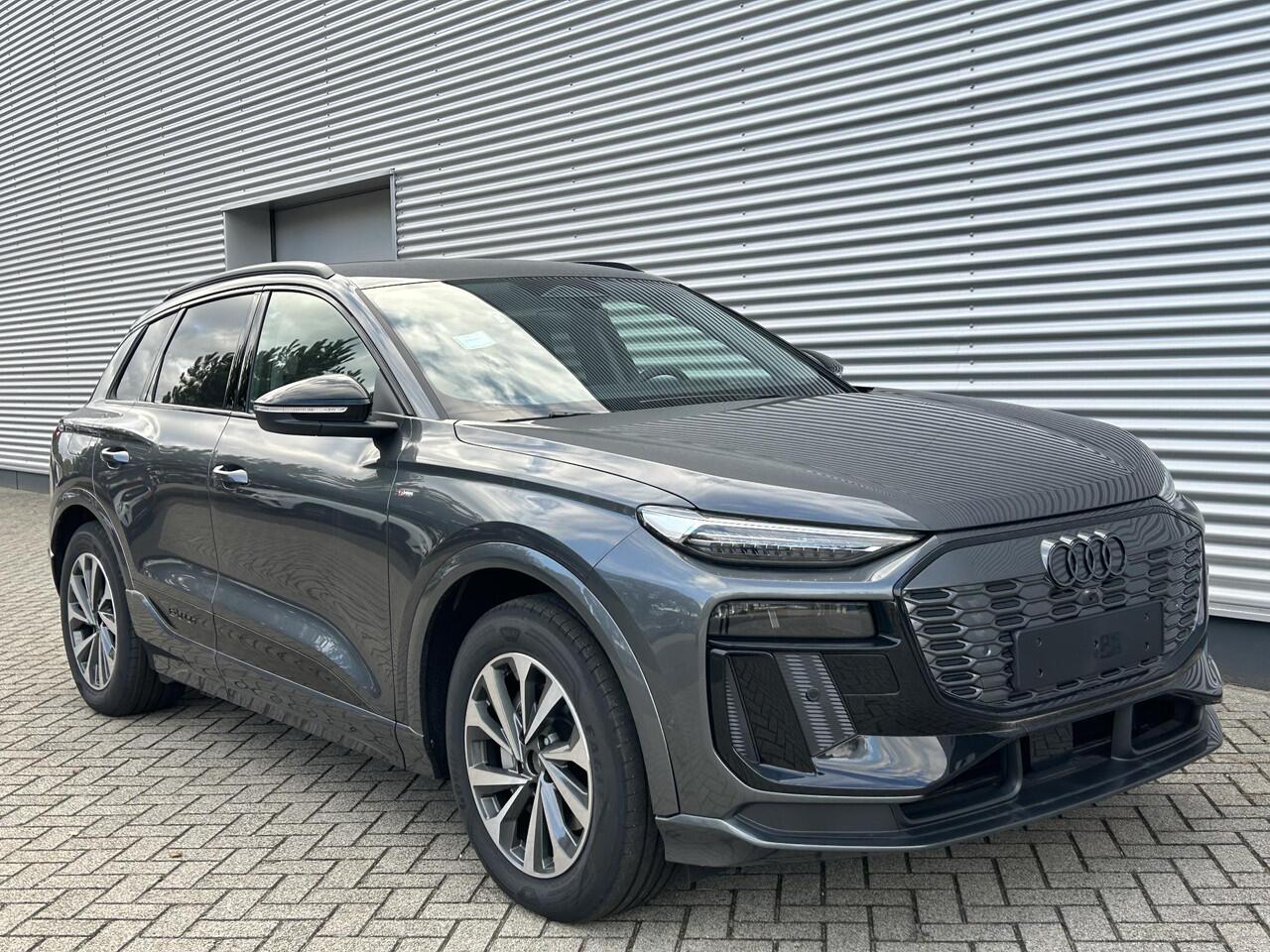 Audi Q6 e-tron Advanced edition (B1) e-tron perf 100Kwh 225 kW / | Stuurwielverwarming | Trekhaak | Elektrische Stoelen | Adaptieve Cruise Control | Matrix Verlichting |