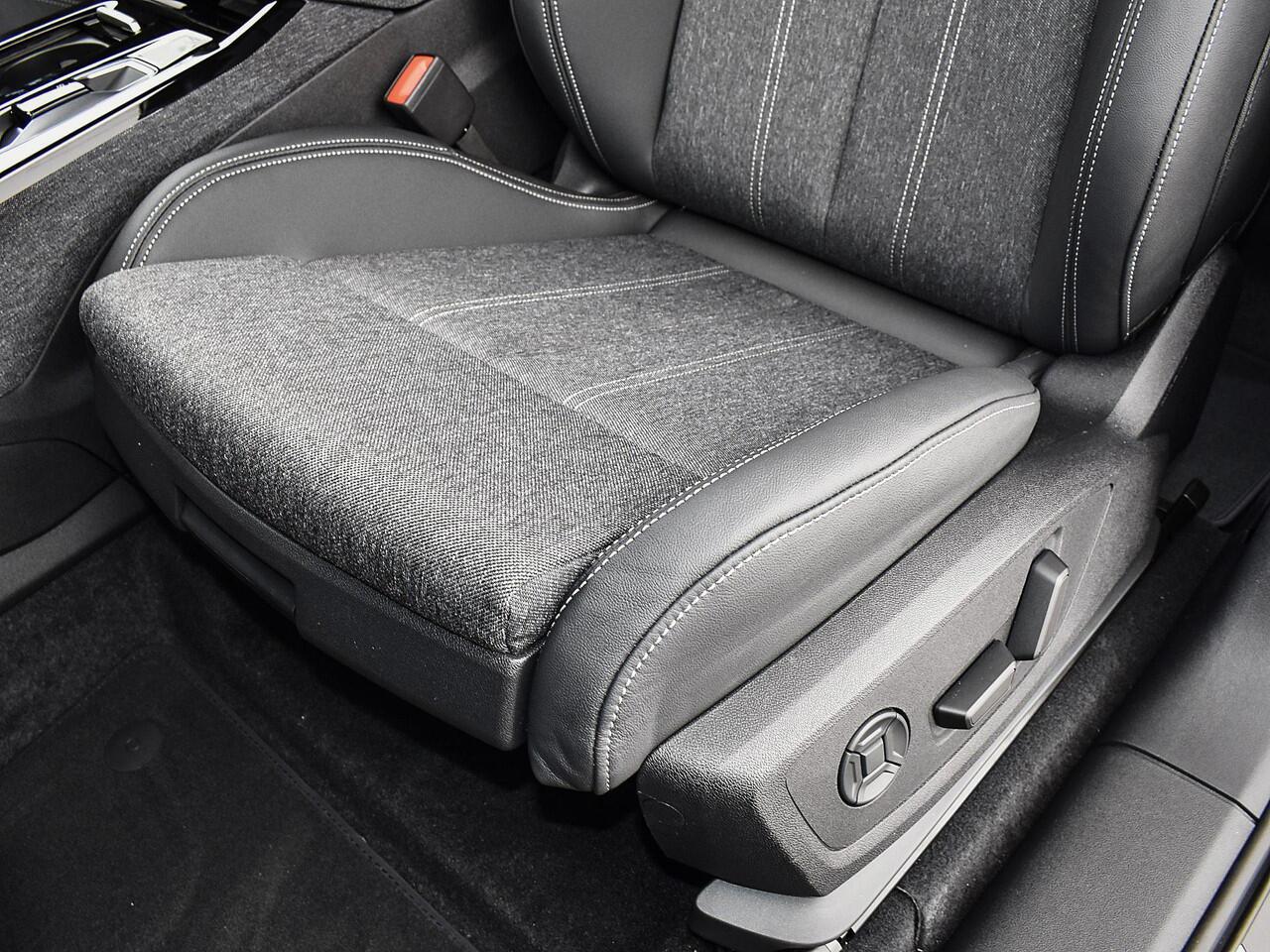 Audi Q6 e-tron S edition (B1) e-tron perf 225kW/306pk 100Kwh Hat Audi Q6 e-tron S edition performance 100 kWh · Luchtvering · Adaptive cruise control · Camera's rondom