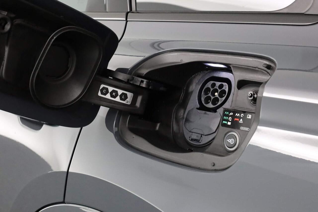 Audi Q6 e-tron Advanced edition Performance 100 kWh 225 kW / 306 pk | Comfortpakket plus | Techniekpakket plus | Sportstoel zwart leder-kunstl.