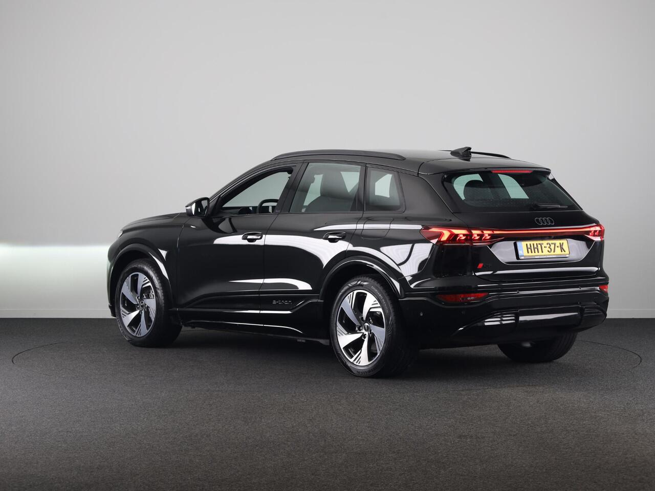 Audi Q6 e-tron S edition performance 100 kWh 306pk | Pack Tech Pro | Luchtvering | Stuurverwarming | MMI Bijrijdersscherm