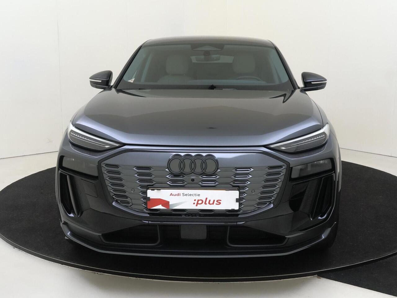 Audi Q6 Sportback e-tron Advanced edition 83 kWh | 360 camera | Parkeerassistent | Dodehoek detectie | Stoelverwarming voor en achter | Keyless | Display passagierszijde | Navigatie Plus |