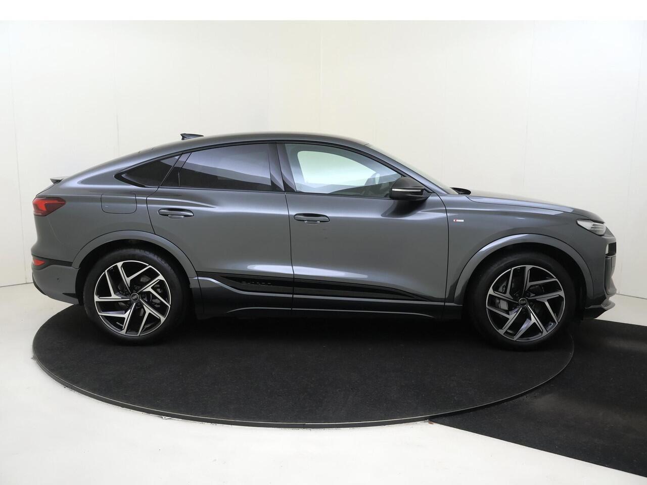 Audi Q6 Sportback e-tron Advanced edition 83 kWh | 360 camera | Parkeerassistent | Dodehoek detectie | Stoelverwarming voor en achter | Keyless | Display passagierszijde | Navigatie Plus |