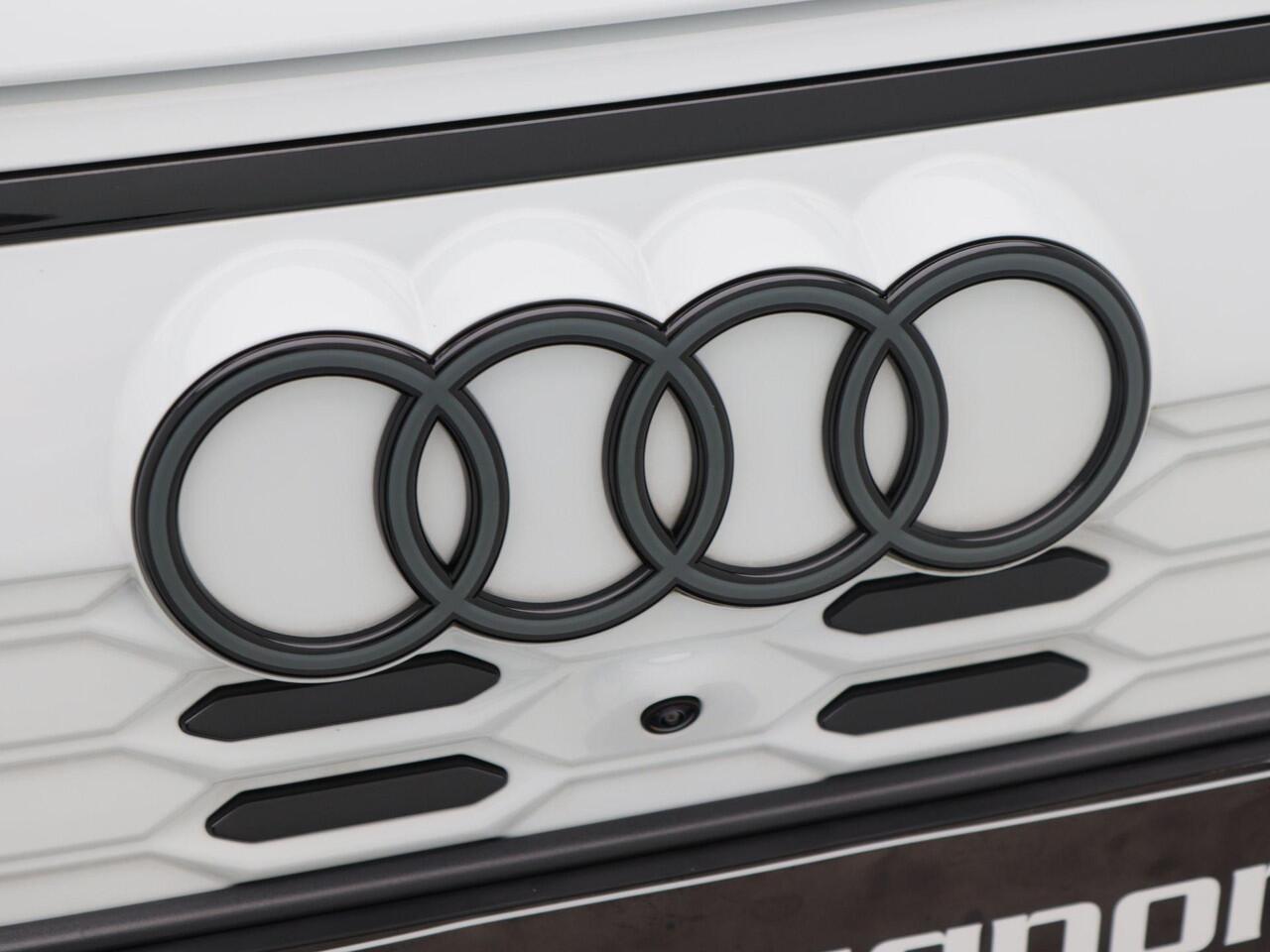 Audi Q6 S edition e-tron 100 kWh | 388 PK | Carbon spoiler | 21 inch | Privacyglas | Luchtvering | Matrix Led |