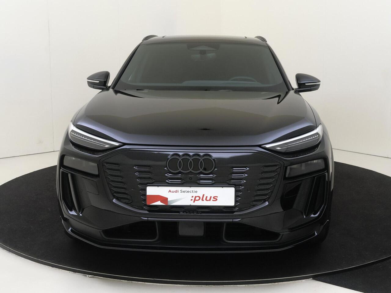 Audi Q6 e-tron edition quattro 100 kWh | Panoramadak | Luchtvering | Warmtepomp | 360 camera | Head-up display | Bang & Olufsen | 3-zone airco | Dodehoek detectie | Keyless |