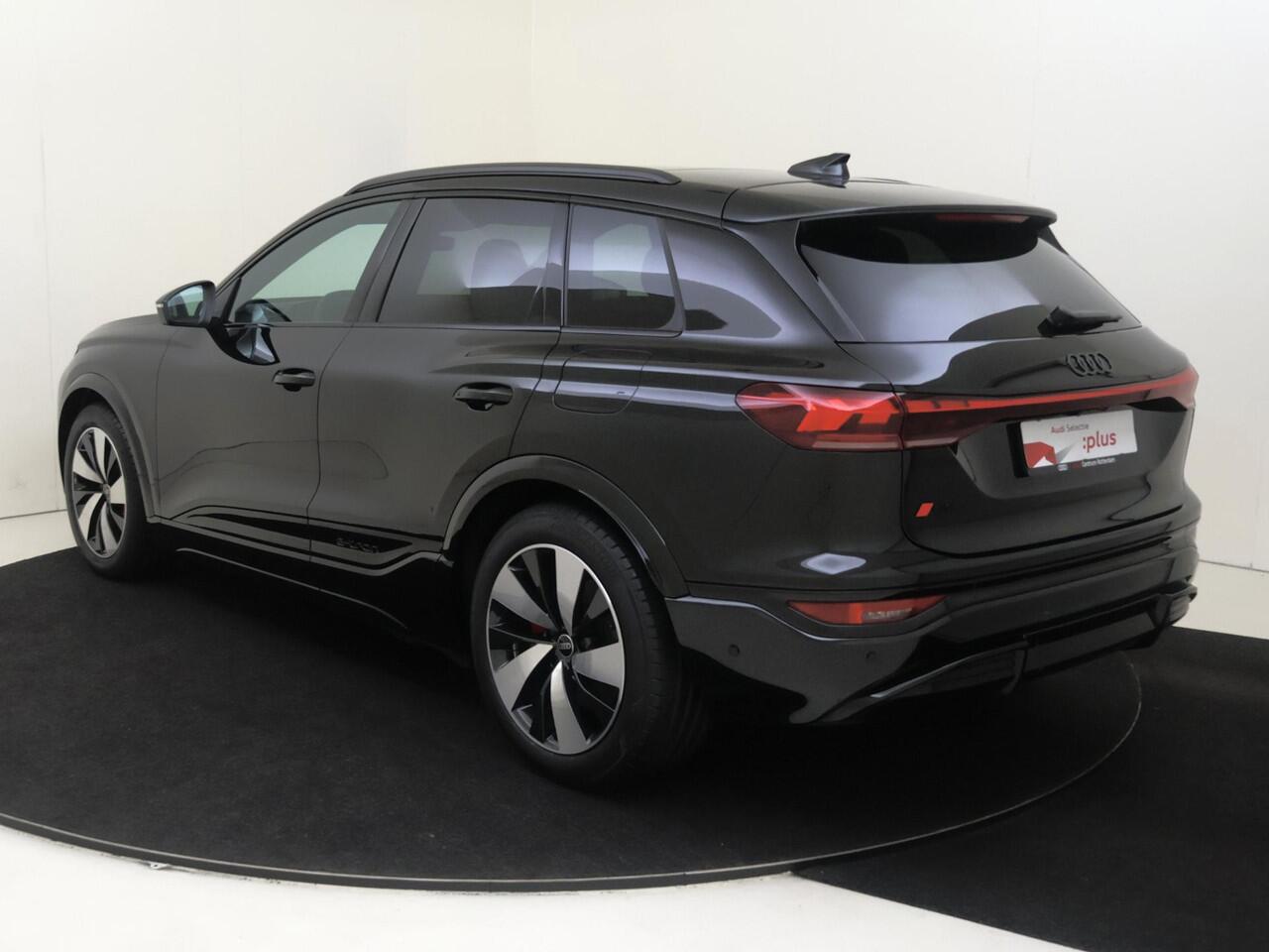 Audi Q6 e-tron edition quattro 100 kWh | Panoramadak | Luchtvering | Warmtepomp | 360 camera | Head-up display | Bang & Olufsen | 3-zone airco | Dodehoek detectie | Keyless |