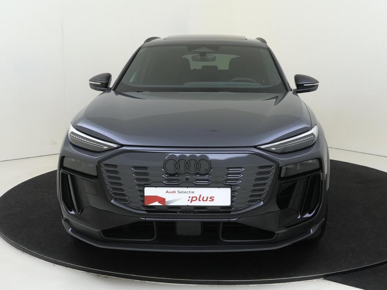 Audi Q6 SQ6 e-tron SQ6 quattro 100 kWh | Panoramadak | Luchtvering | 360 camera | Warmtepomp | Head-up display | Bang & Olufsen | Display passagierszijde | Sportstoelen Plus | LED matrix verlichting |