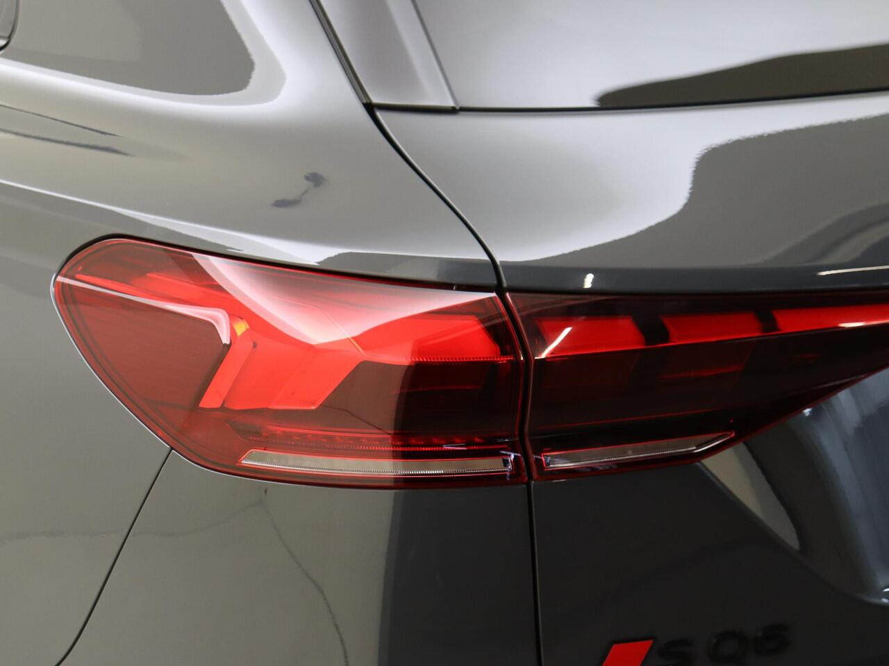 Audi Q6 SQ6 e-tron SQ6 quattro 100 kWh | Panoramadak | Luchtvering | 360 camera | Warmtepomp | Head-up display | Bang & Olufsen | Display passagierszijde | Sportstoelen Plus | LED matrix verlichting |