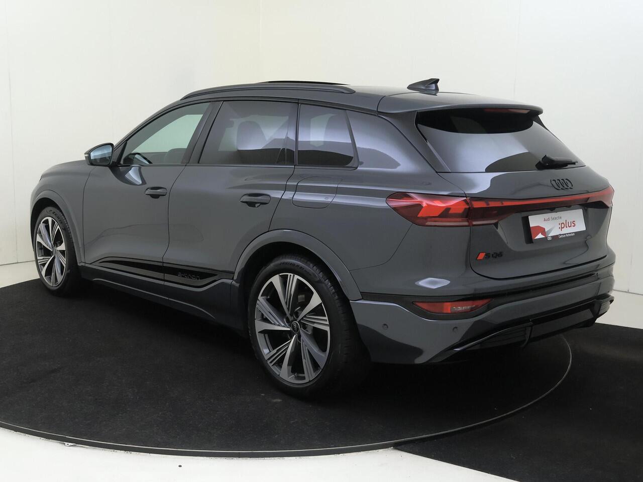 Audi Q6 SQ6 e-tron SQ6 quattro 100 kWh | Panoramadak | Luchtvering | 360 camera | Warmtepomp | Head-up display | Bang & Olufsen | Display passagierszijde | Sportstoelen Plus | LED matrix verlichting |