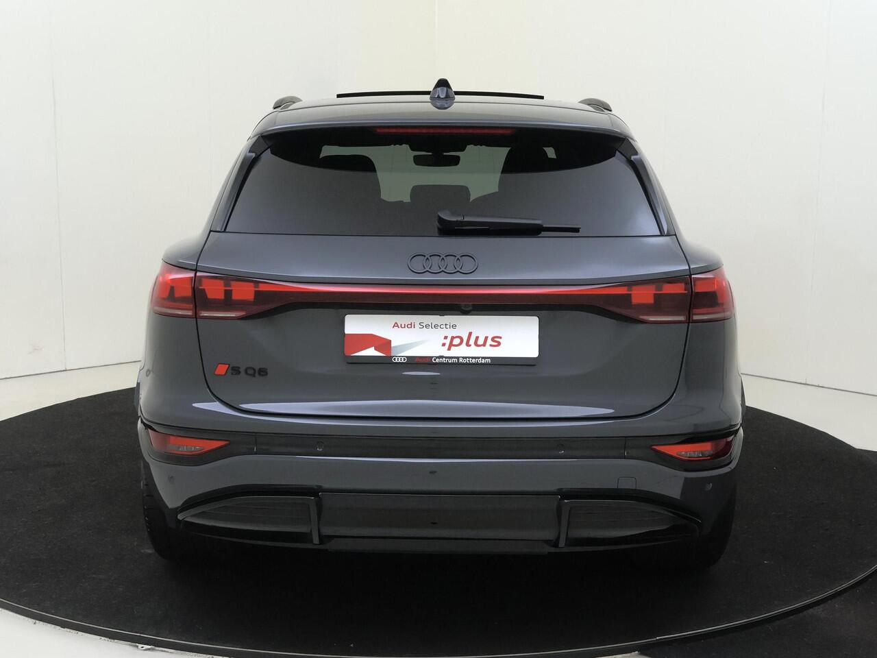 Audi Q6 SQ6 e-tron SQ6 quattro 100 kWh | Panoramadak | Luchtvering | 360 camera | Warmtepomp | Head-up display | Bang & Olufsen | Display passagierszijde | Sportstoelen Plus | LED matrix verlichting |