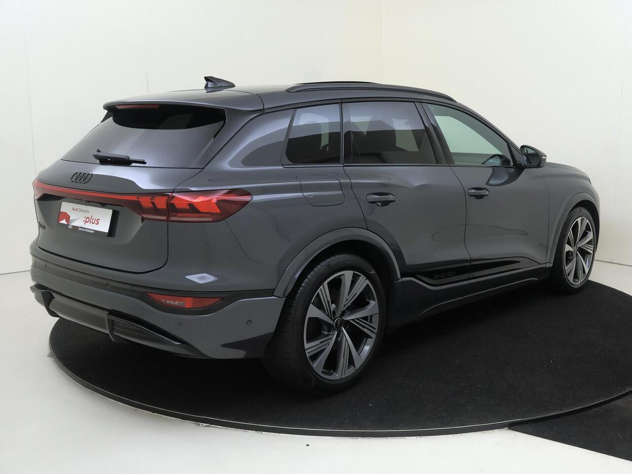 Audi Q6 SQ6 e-tron SQ6 quattro 100 kWh | Panoramadak | Luchtvering | 360 camera | Warmtepomp | Head-up display | Bang & Olufsen | Display passagierszijde | Sportstoelen Plus | LED matrix verlichting |