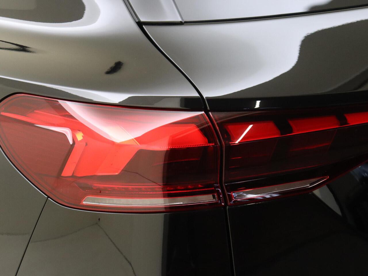 Audi Q6 e-tron S edition performance 100 kWh | Panoramadak | Luchtvering | Head-up display | Warmtepomp | 360 camera | Bang & Olufsen | Display passagierszijde | Parkeerassistent |