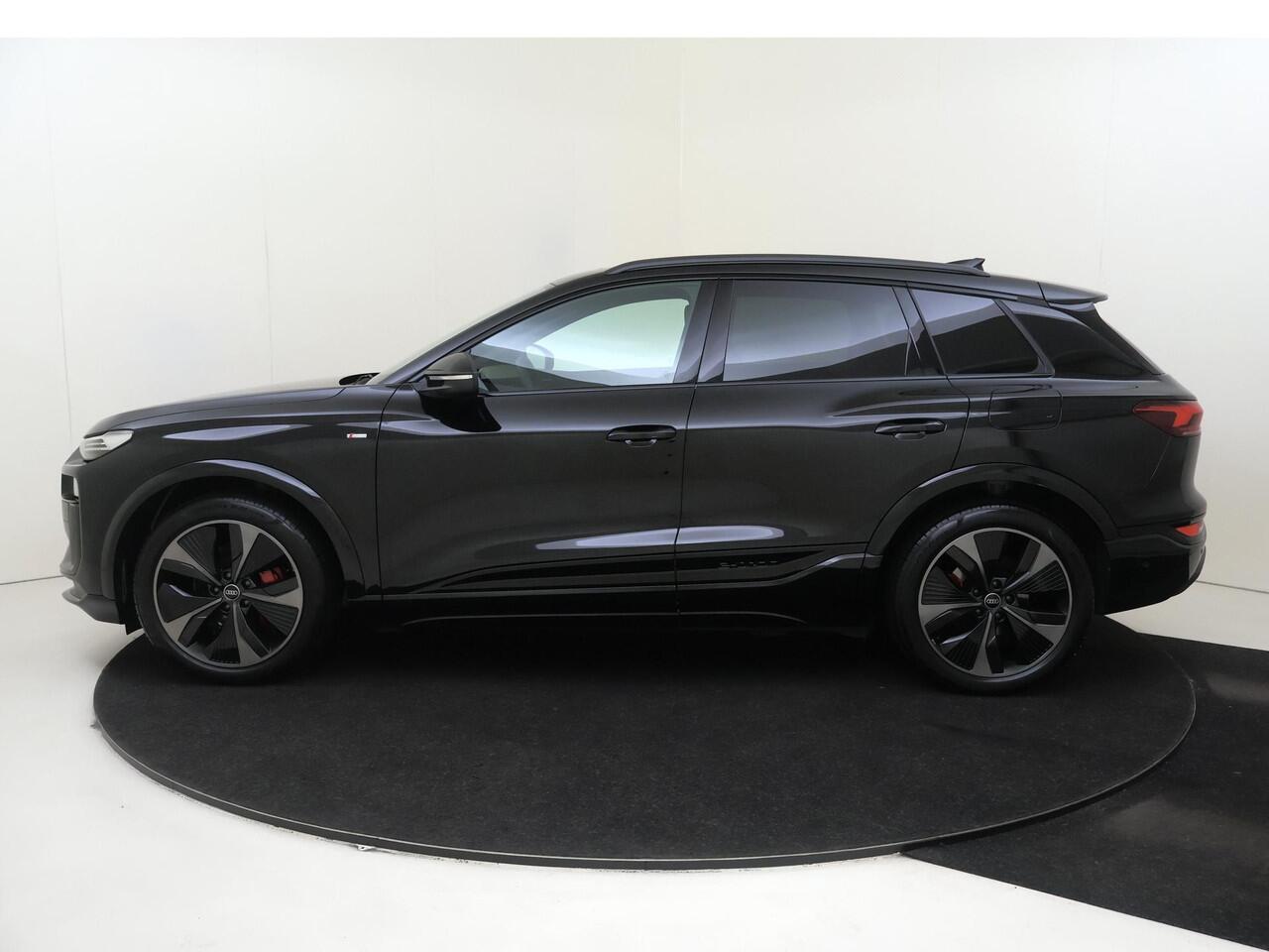 Audi Q6 e-tron S edition performance 100 kWh | Panoramadak | Luchtvering | Head-up display | Warmtepomp | 360 camera | Bang & Olufsen | Display passagierszijde | Parkeerassistent |