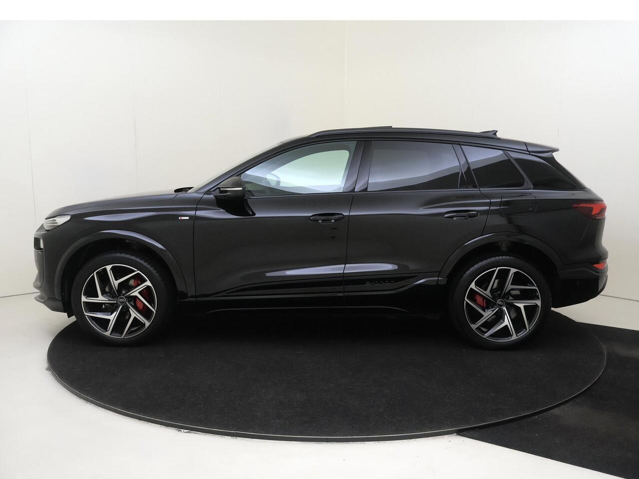 Audi Q6 e-tron S edition quattro 100 kWh | Panoramadak | Trekhaak | Luchtvering | Bang & Olufsen | Head-up display | Warmtepomp | Display passagierszijde | 360 camera | Parkeerassistent |