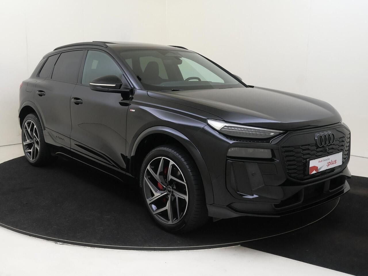 Audi Q6 e-tron S edition quattro 100 kWh | Panoramadak | Trekhaak | Luchtvering | Bang & Olufsen | Head-up display | Warmtepomp | Display passagierszijde | 360 camera | Parkeerassistent |