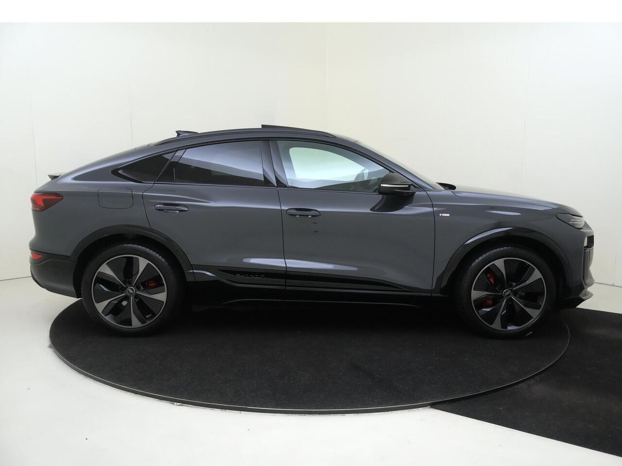 Audi Q6 Sportback e-tron edition performance 100 kWh | Panoramadak | Trekhaak | Display passagierszijde | Warmtepomp | 360 camera | Stoelverwarming voor en achter | Parkeerassistent | Adaptieve cruise control |