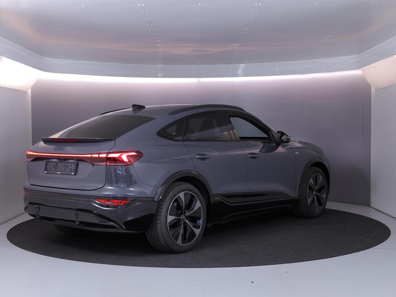 Audi Q6 Sportback e-tron S edition performance 100 kWh 306pk| Panoramadak | Wegklapbare trekhaak | S-line in & exterieur | Panorama dak | Elektrisch verstelbare voorstoelen | Geheugen bestuurderstoel |