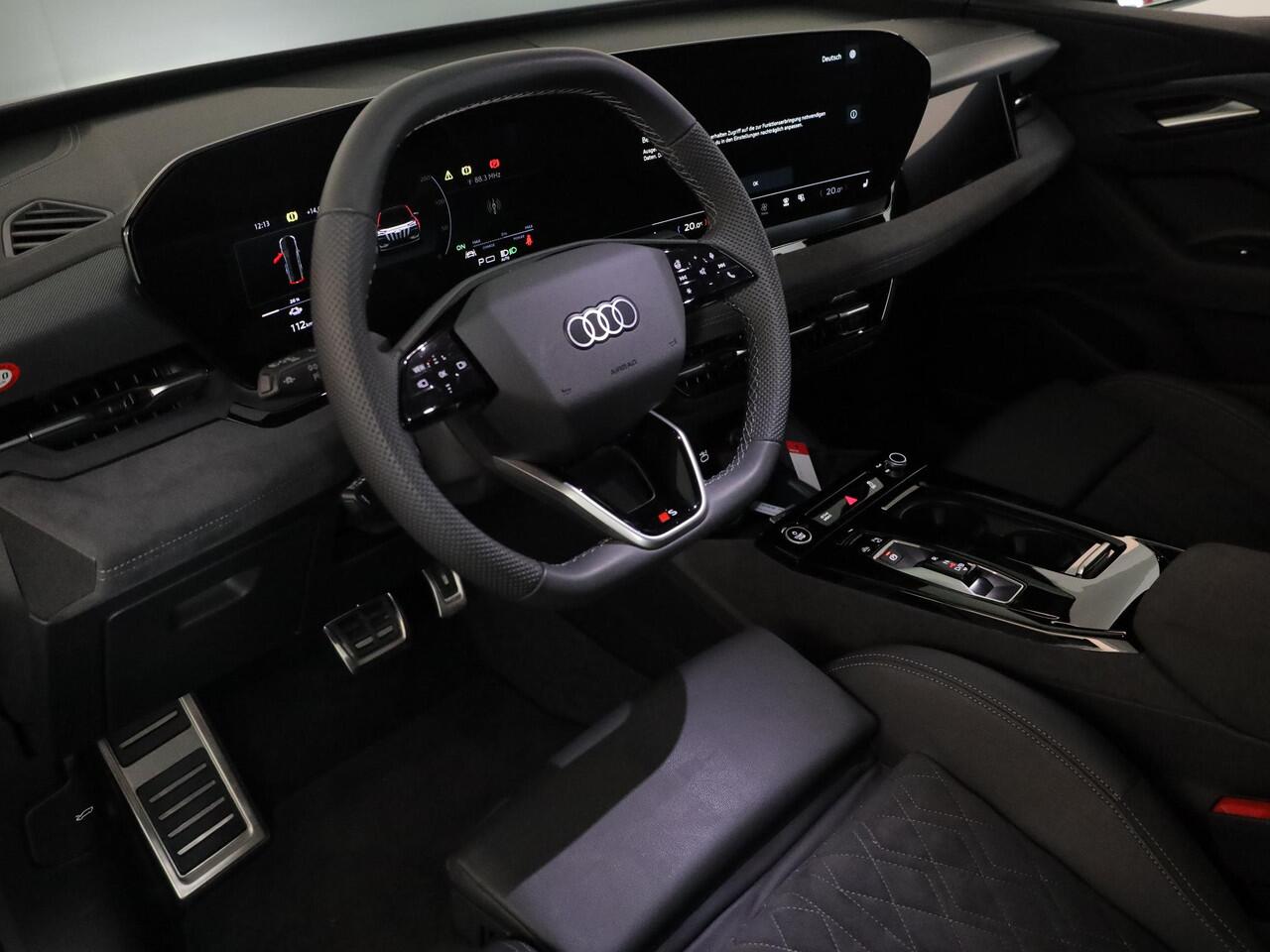 Audi Q6 Sportback e-tron S edition performance 100 kWh 306pk| Panoramadak | Wegklapbare trekhaak | S-line in & exterieur | Panorama dak | Elektrisch verstelbare voorstoelen | Geheugen bestuurderstoel |