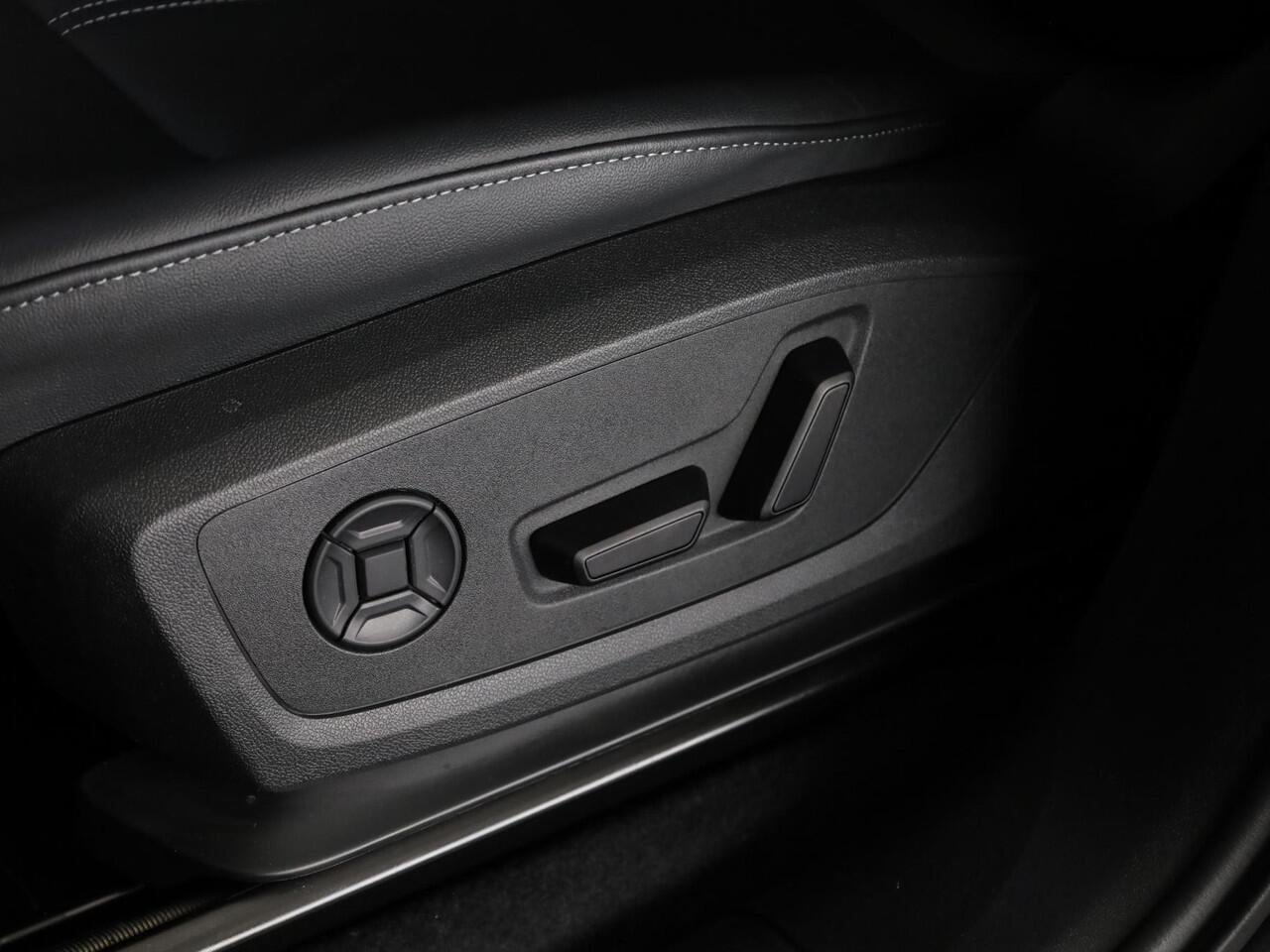 Audi Q6 Sportback e-tron S edition performance 100 kWh 306pk | Lederen bekleding | Trekhaak | Elektrisch verstelbare voorstoelen + geheugen | MMI Bijrijdersscherm | Verlengde garantie