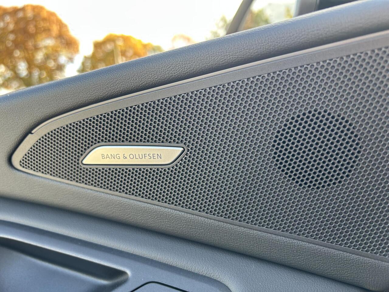 Audi Q6 e-tron Advanced edition (B1) e-tron 83Kwh 185 kW / 252 P | Head-Up Display | Trekhaak | B&O | Stuurwielverwarming | Adaptieve Cruise Control | Memory Seats |