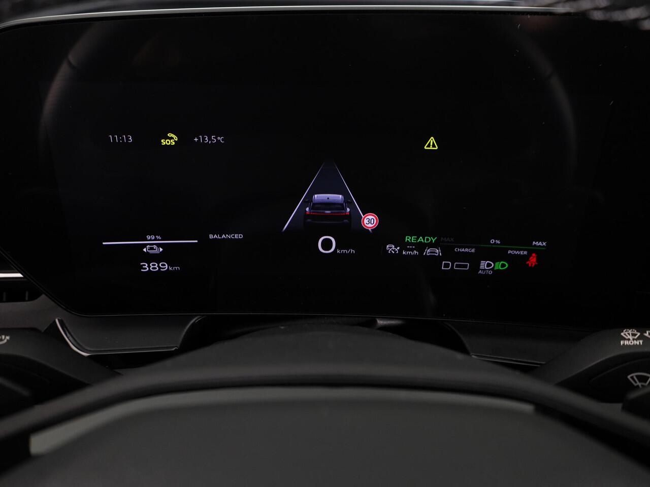 Audi Q6 e-tron S edition 83Kwh 252 pk SUV | Tech pakket plus | Glazen panoramadak | Lederen bekleding | Rode remzadels |