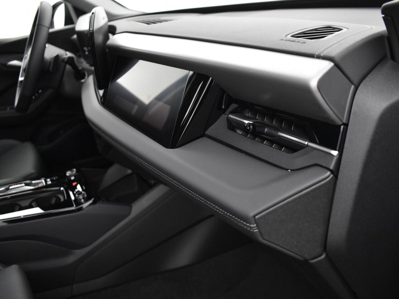 Audi Q6 e-tron Launch edition quattro 100Kwh 388 PK · Panorama dak · Assistentiepakket Veiligheid · Tech Pro