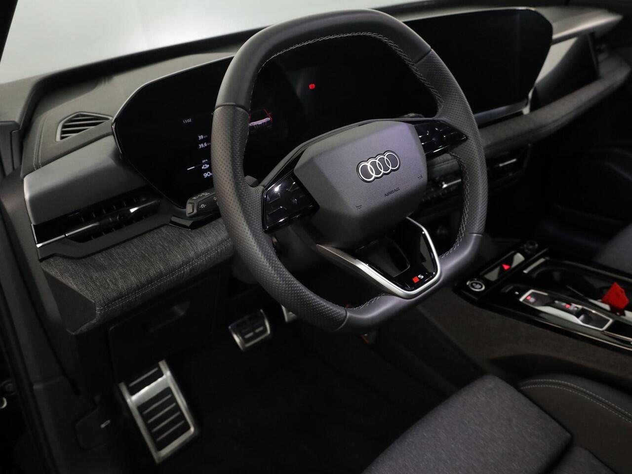 Audi Q6 S edition performance 100 kWh 306pk | 360° Camera | Adaptive cruise control | Matrix ledkoplampen | stoelverwarming voor en achter | Comfortpakket