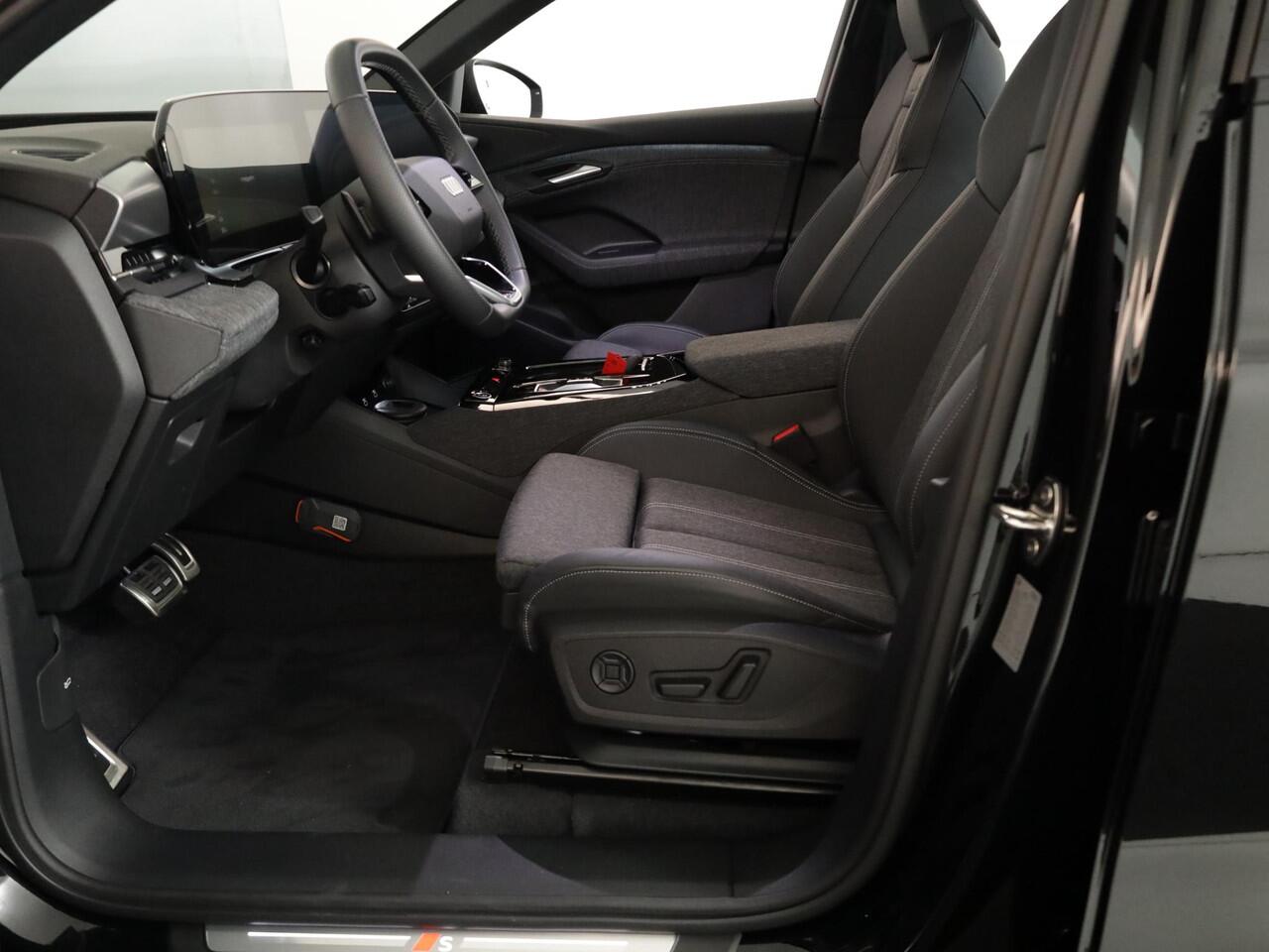 Audi Q6 S edition performance 100 kWh 306pk | 360° Camera | Adaptive cruise control | Matrix ledkoplampen | stoelverwarming voor en achter | Comfortpakket