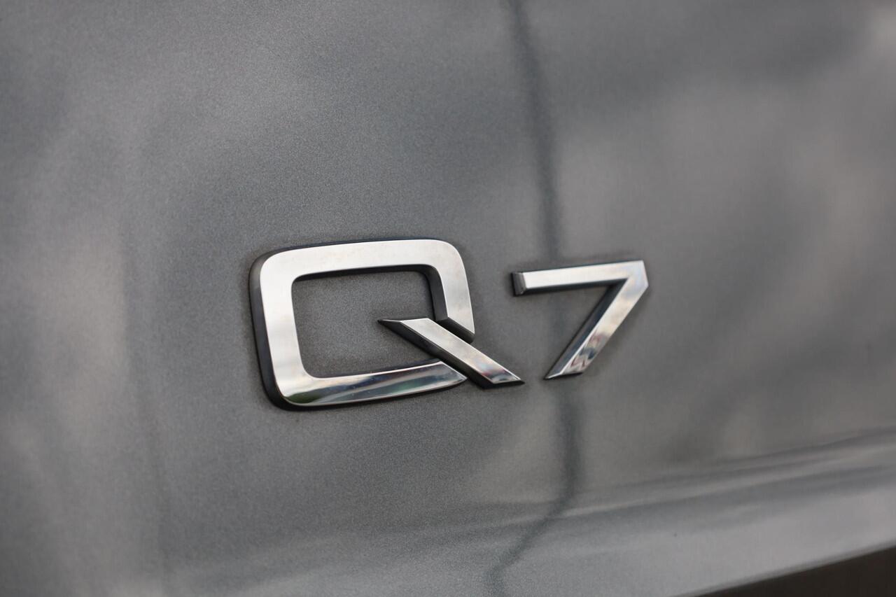 Audi Q7 55 TFSI e quattro Pro Line S 380PK / 280kW, Lederen bekleding, 21" LMV, honingraat, servo sluiting portieren, dodehoek sensor, achteruitrijcamera, parkeersensoren voor en achter, voorstoelen verwarmbaar, Bose Sound System, verstelbare achterbank, navigati